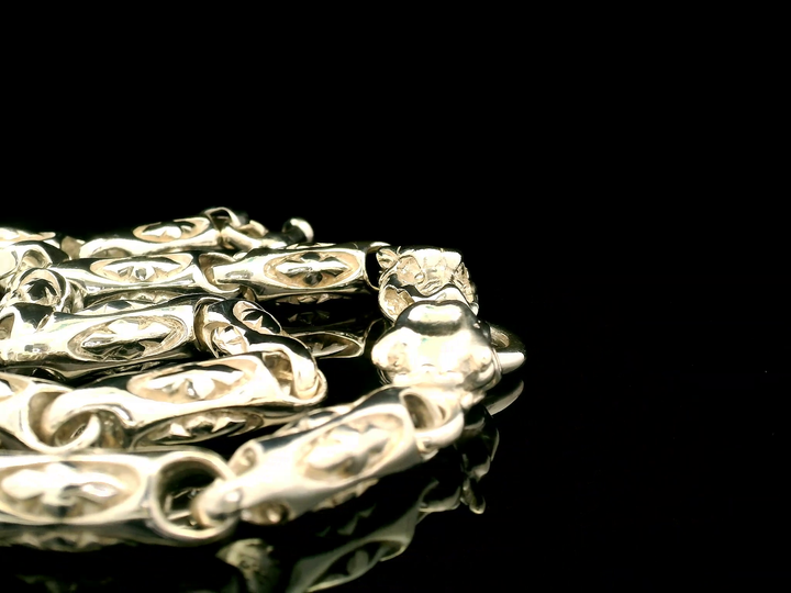 Elegant Silver Necklace.