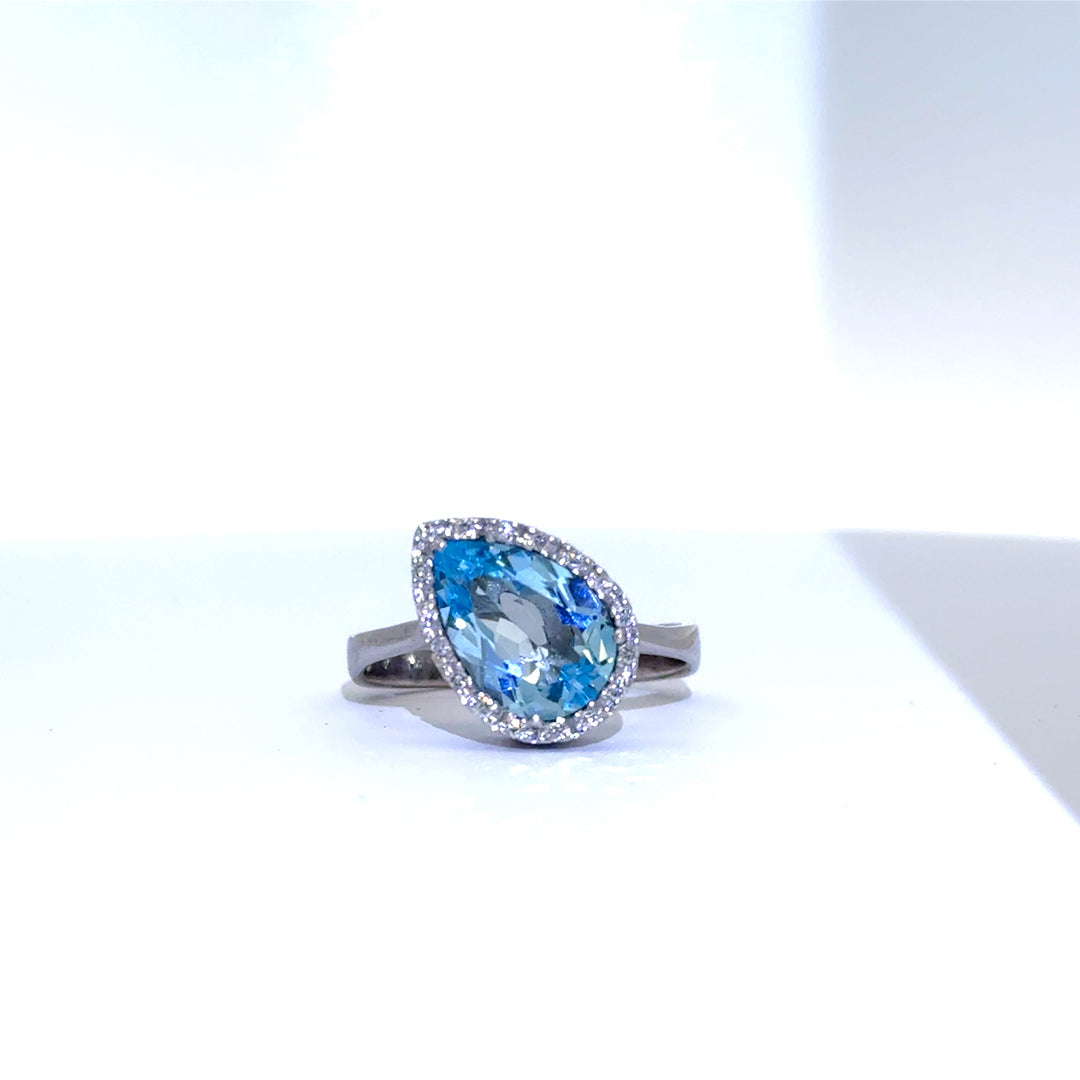 Elegant Aquamarine Ring 18KT WG .30CT DIA SIZE 7 3.3MM.