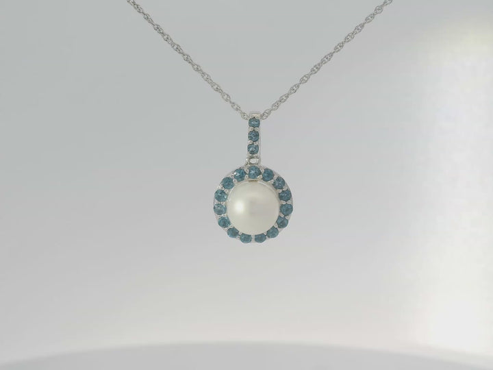 Elegant Pearl Pendant Necklace.