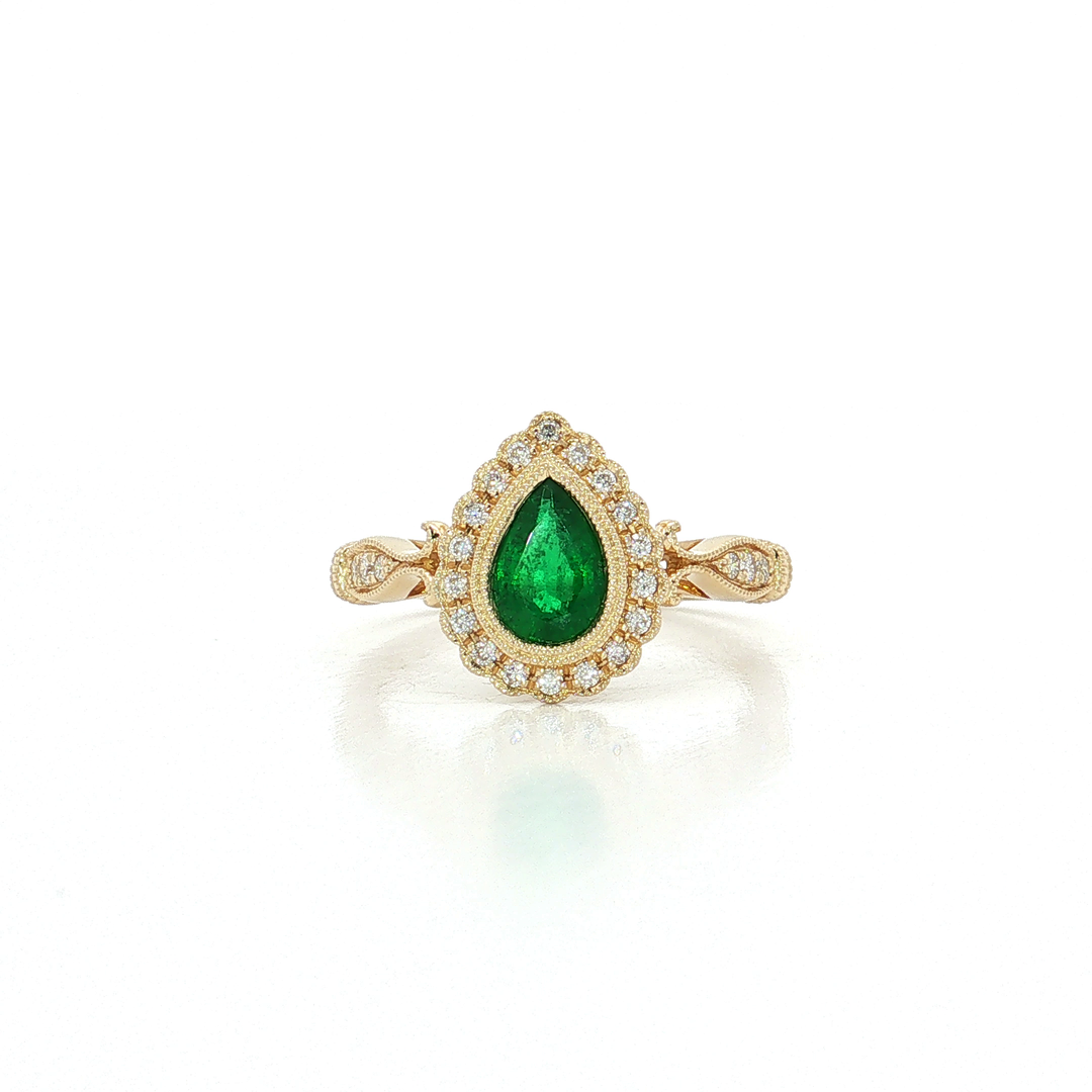 Pear Vivid Emerald & Diamond Halo Ring (1 ct.) 14k Yellow Gold