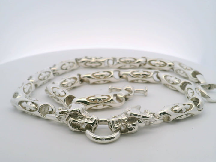 Elegant Silver Necklace.