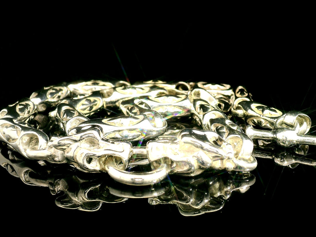 Elegant Silver Necklace.