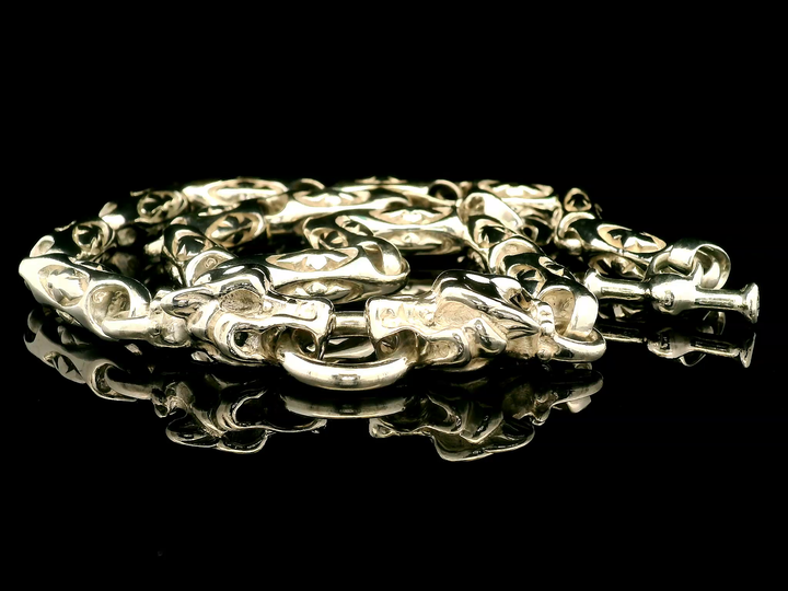 Elegant Silver Necklace.