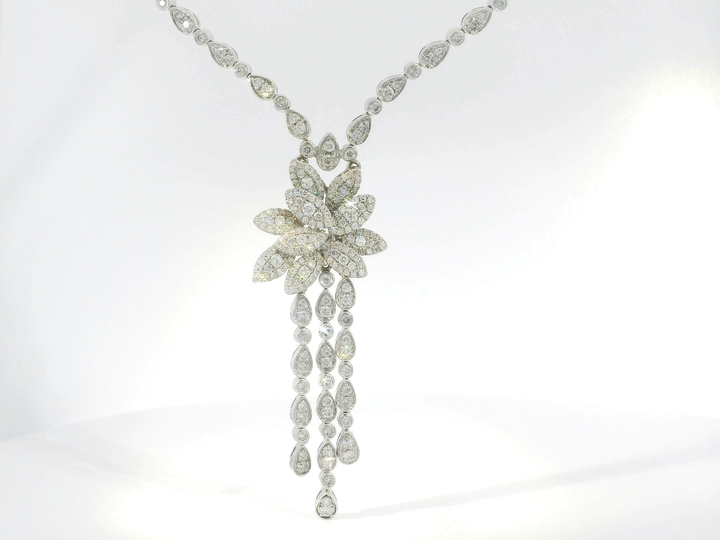 ANTIQUE 5.00 CTW G SI Floral Diamond Necklace in 14KT White Gold