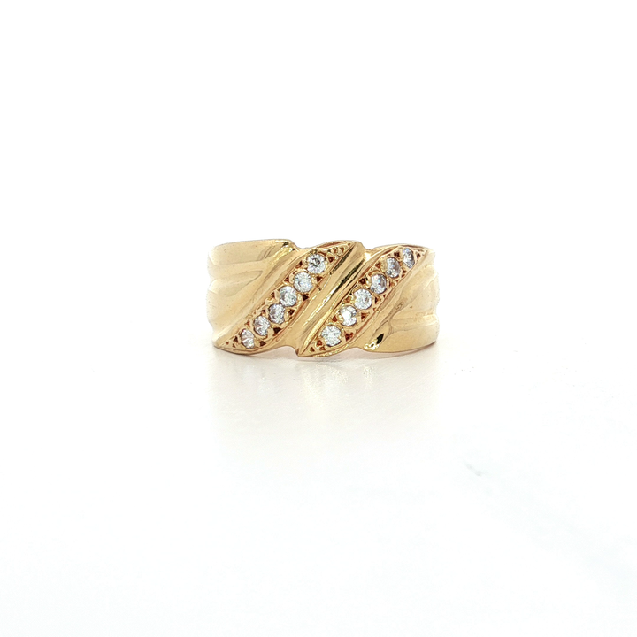 0.25 CTW of Natural Round Brilliant Cut Near Colorless Diamonds in an 18kt Yellow Gold Ring