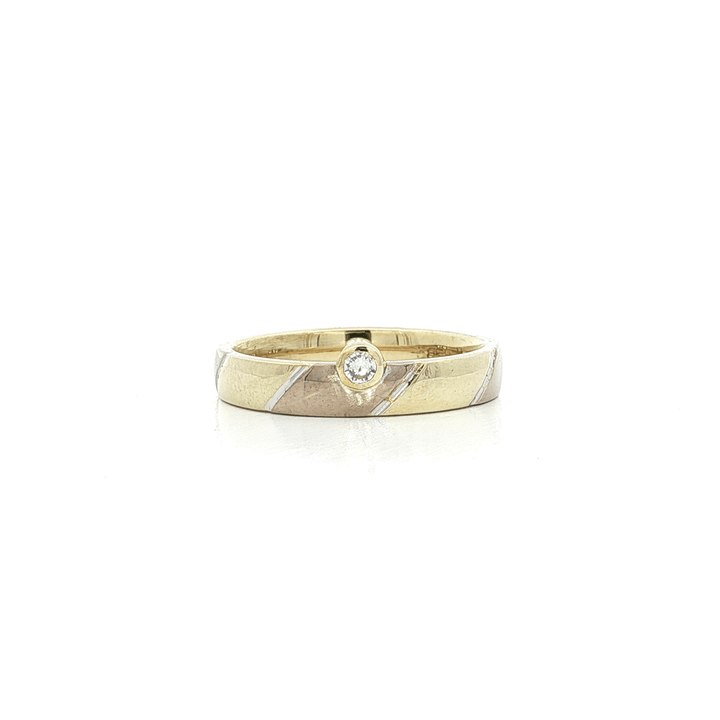 Near-Colorless Round Brilliant Cut Diamond Band (⅒ ct.) in 14k Tri-Color Gold Striped