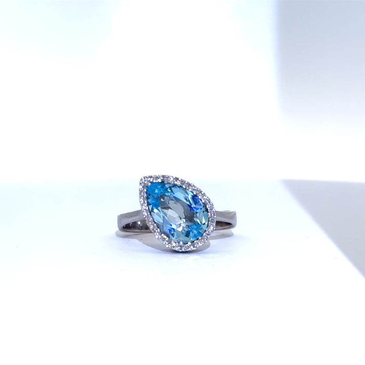 Elegant Aquamarine Ring 18KT WG .30CT DIA SIZE 7 3.3MM.