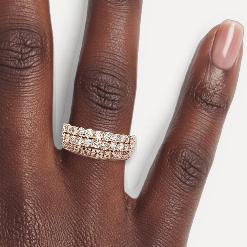 4KUJKKYJ shown on a hand (deep skin tone)