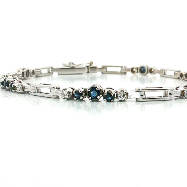 Vivid Sapphire Colorless Near-Flawless Diamond Bracelet (1 ⅗ ct. tw.) in 14k White Gold