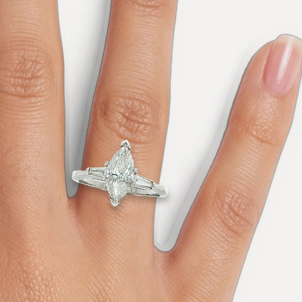 DM1686+R8211497 shown on a hand (medium skin tone)