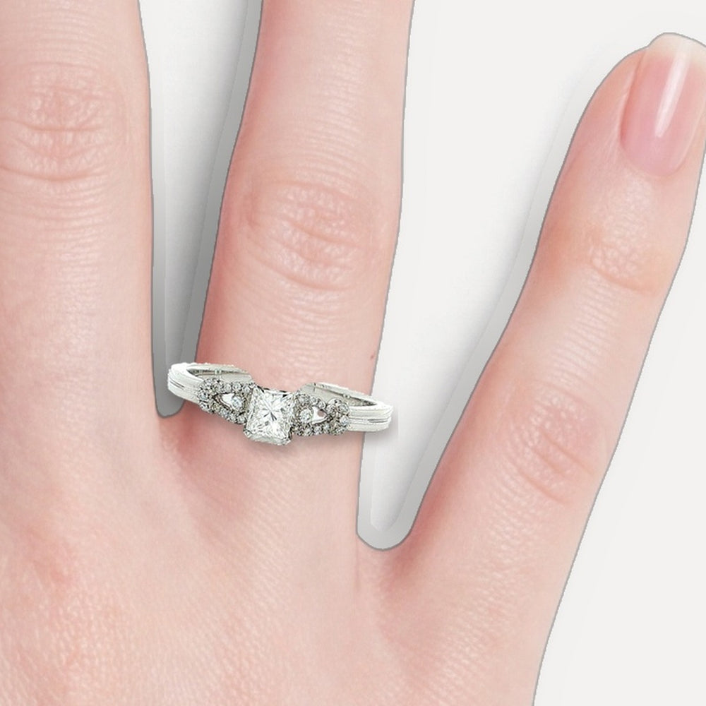 DPR1868+RMIB1094 shown on a hand (light skin tone)