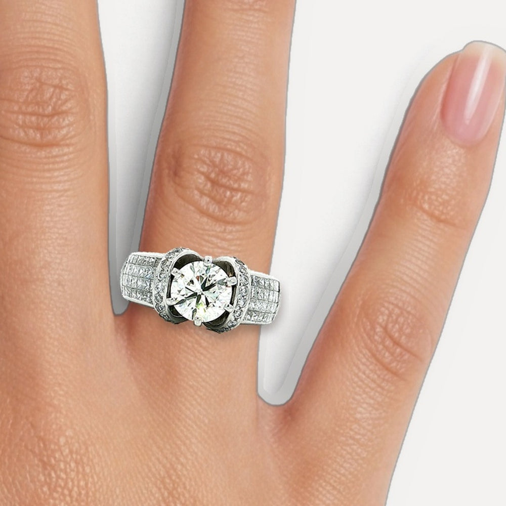 DR1732+R79916 shown on a hand (medium skin tone)