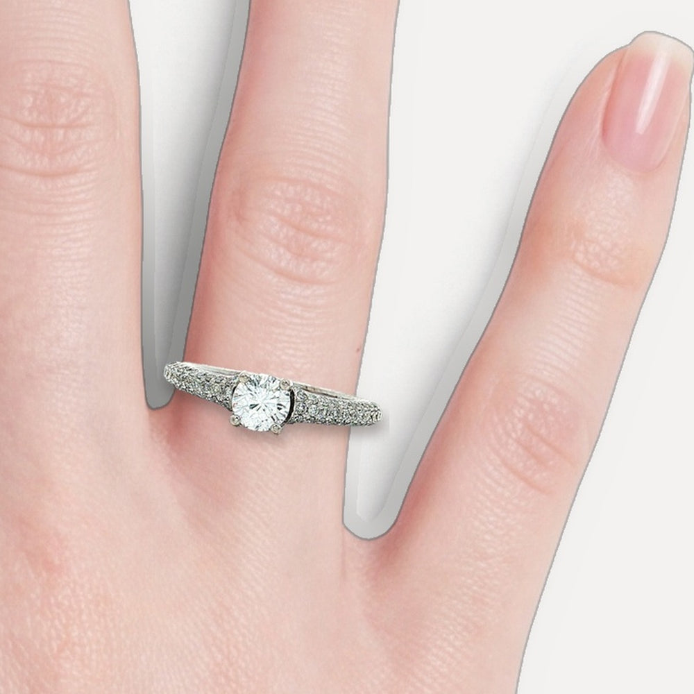 DR2122+RJA1054 shown on a hand (light skin tone)