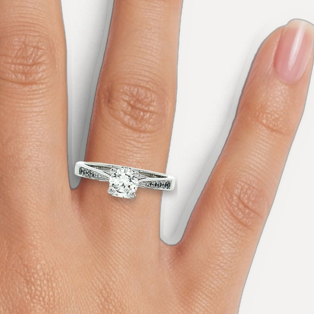 DR2162+RJA1013 shown on a hand (medium skin tone)