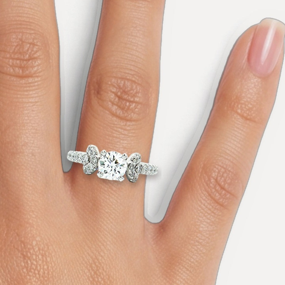 DR2243+RBI1008 shown on a hand (medium skin tone)