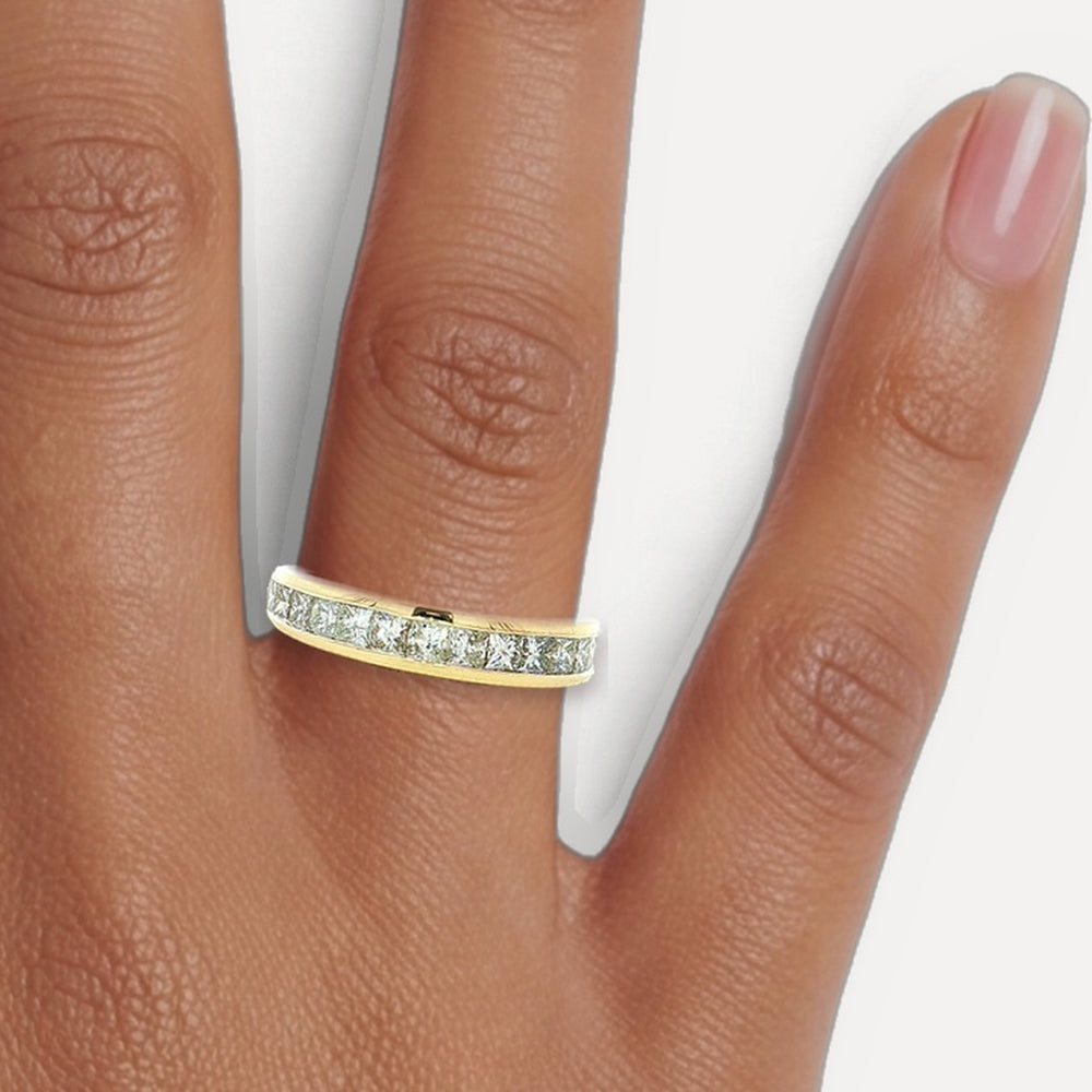 DYJXND93 shown on a hand (medium deep skin tone)