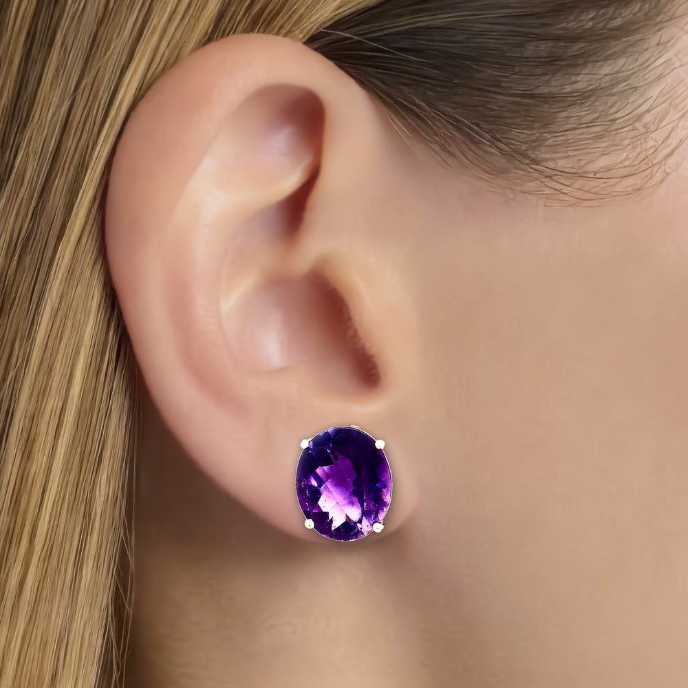 ET2985 shown on the ear (light medium skin tone)