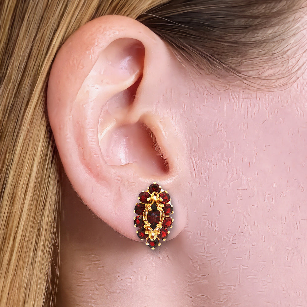 ET3191 shown on the ear (light skin tone)