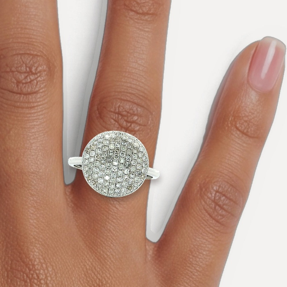 GJR1079 shown on a hand (medium deep skin tone)