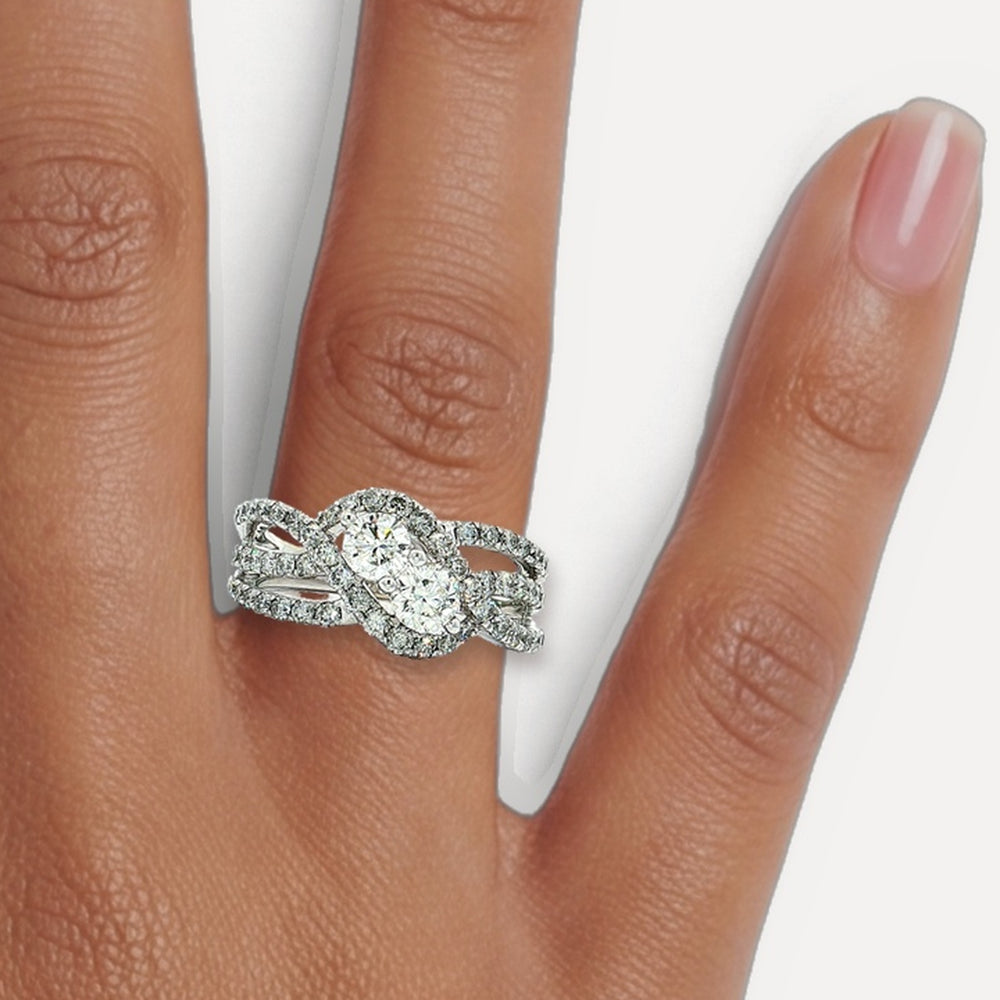 GJR1175 shown on a hand (medium deep skin tone)