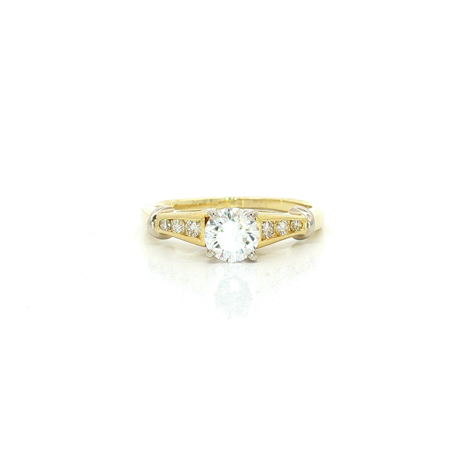 Colorless Diamond Engagement Ring 18k Yellow Gold