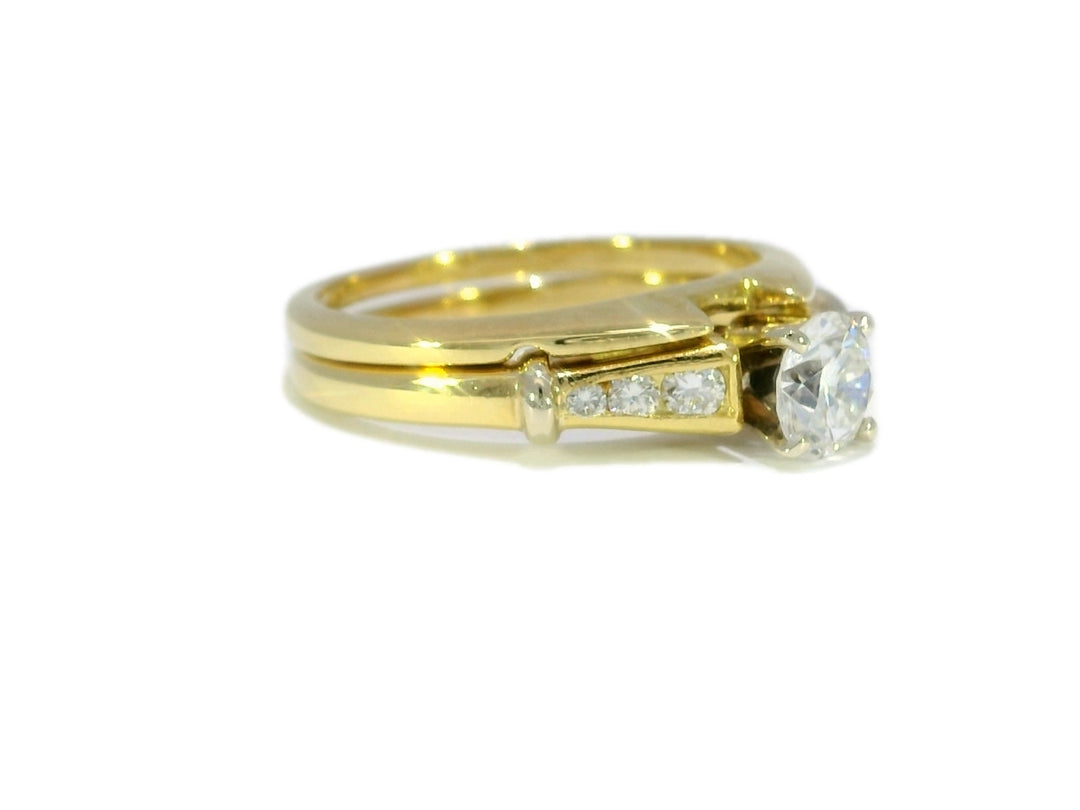 0.95 CTW EGL Certified Colorless Round Brilliant Cut Natural Diamond Bridal Set in Yellow Gold
