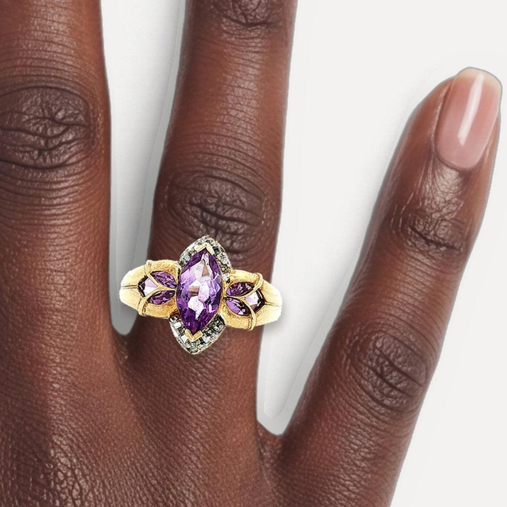 R67138 shown on a hand (deep skin tone)