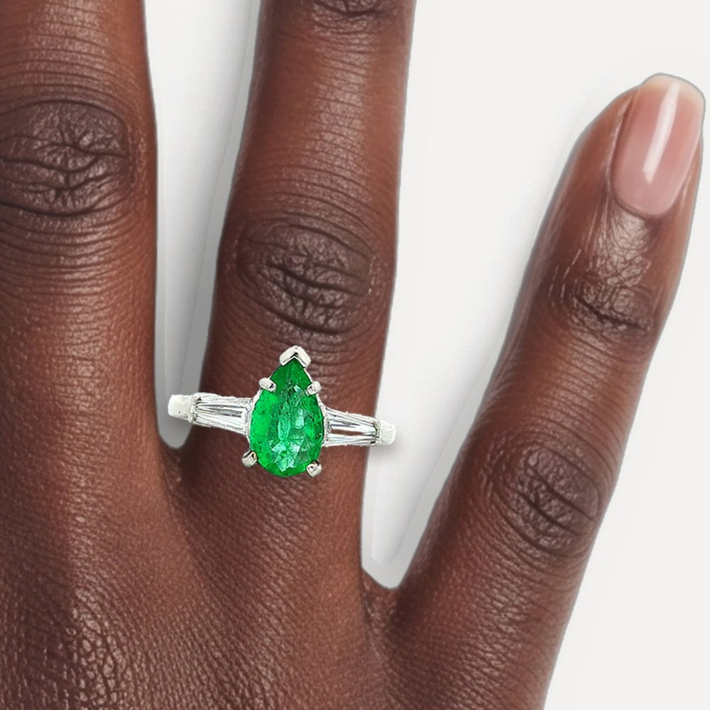 R79686 shown on a hand (deep skin tone)