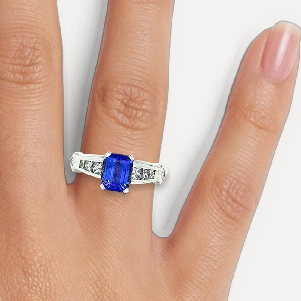 R80172 shown on a hand (medium skin tone)