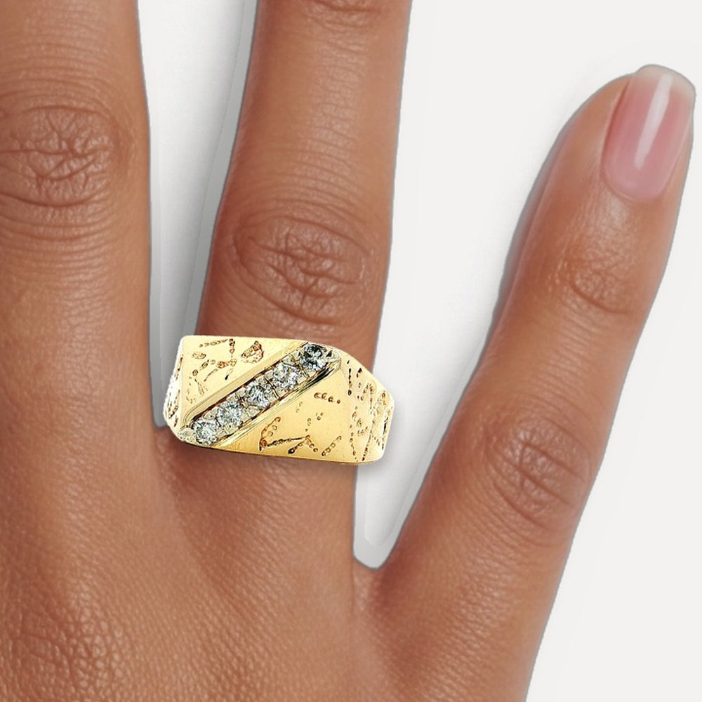 R810577 shown on a hand (medium deep skin tone)
