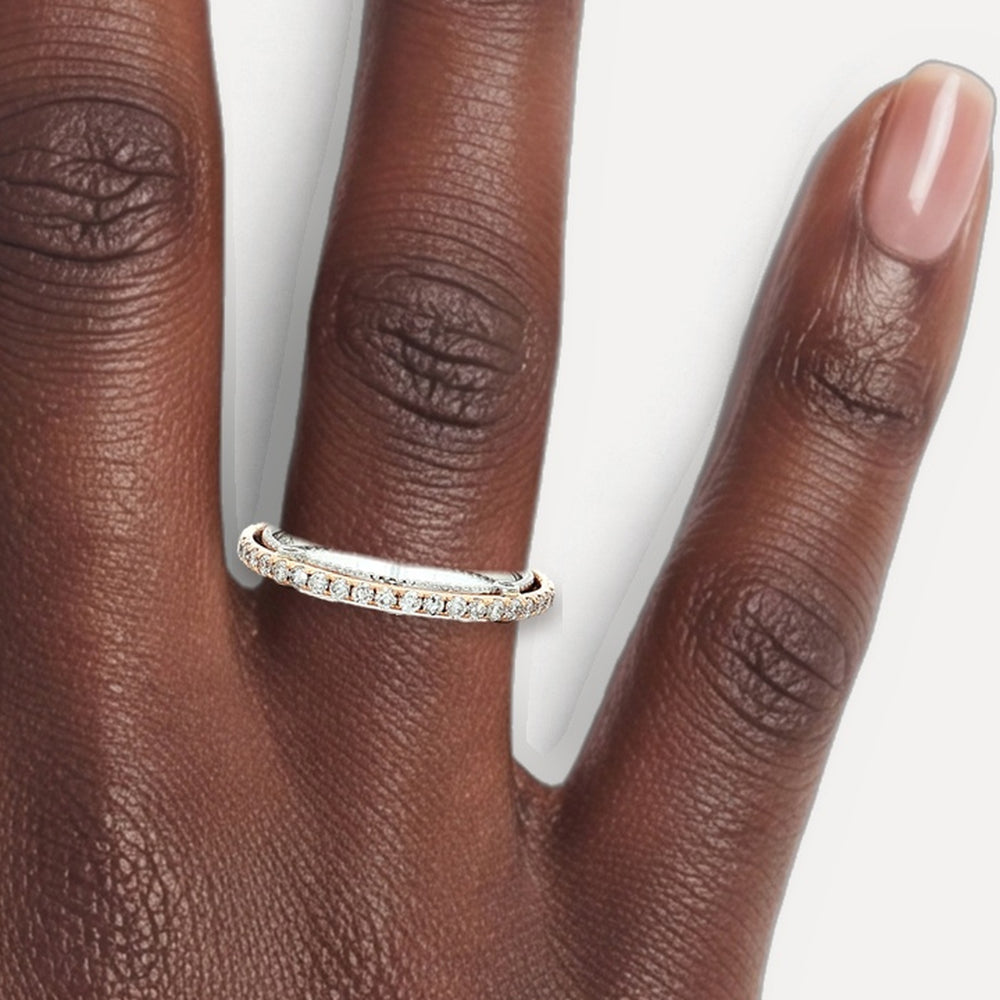R810666_u1 shown on a hand (deep skin tone)
