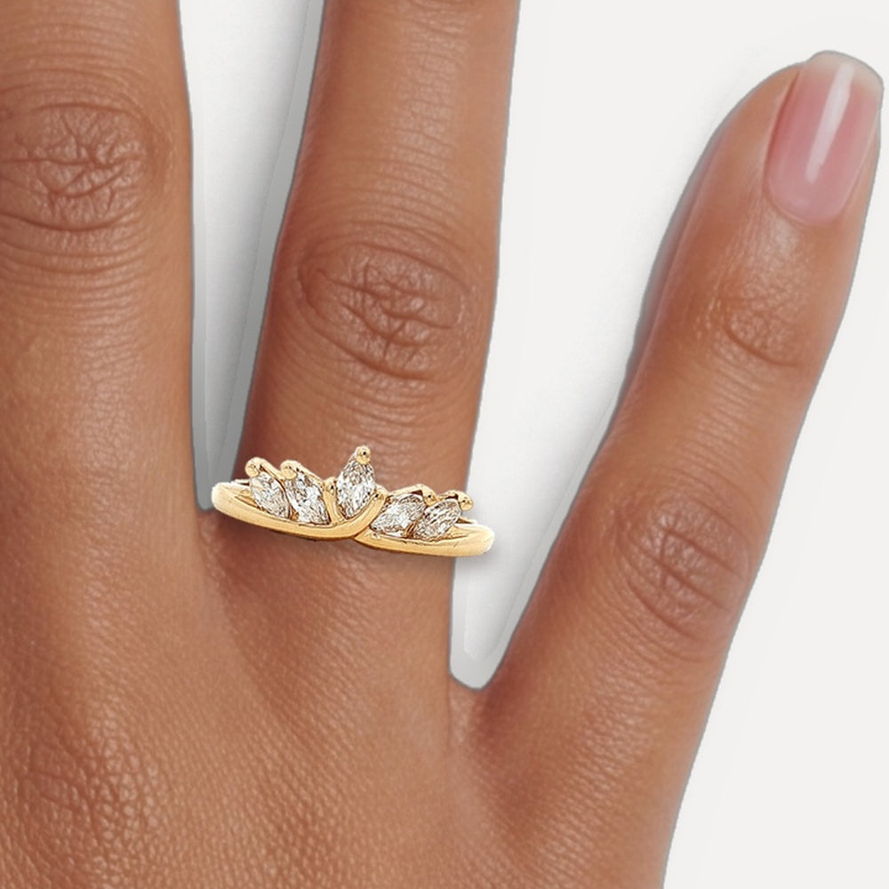 R810820 shown on a hand (medium deep skin tone)