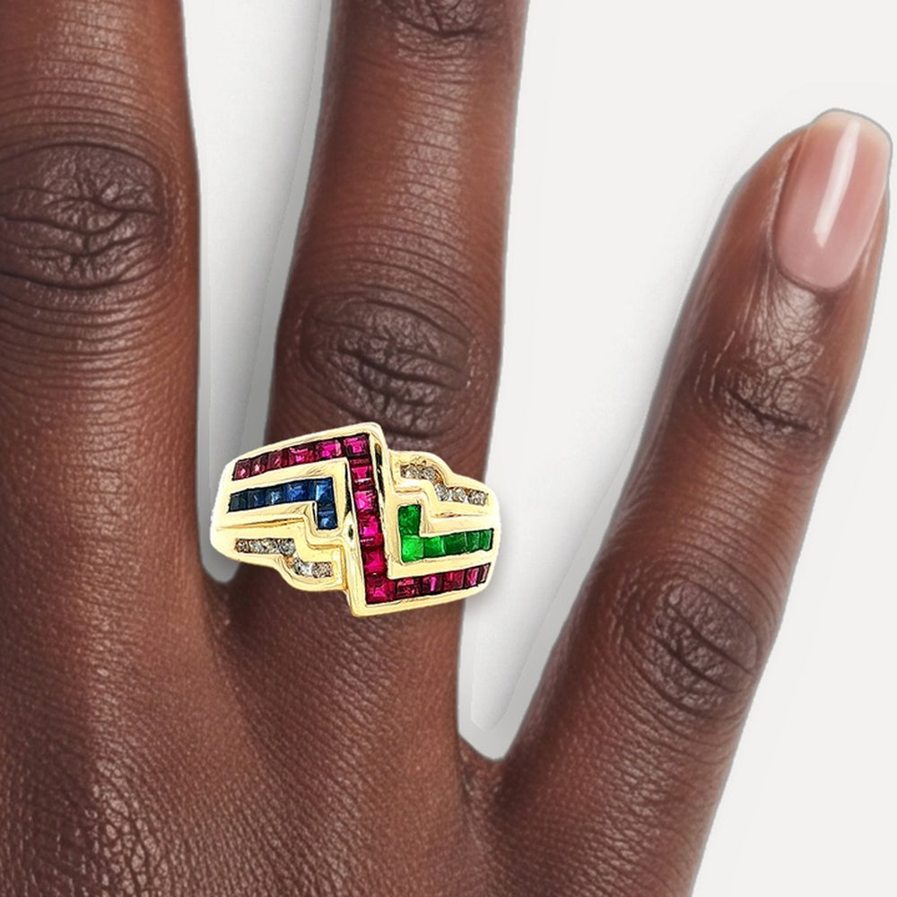 R810860 shown on a hand (deep skin tone)