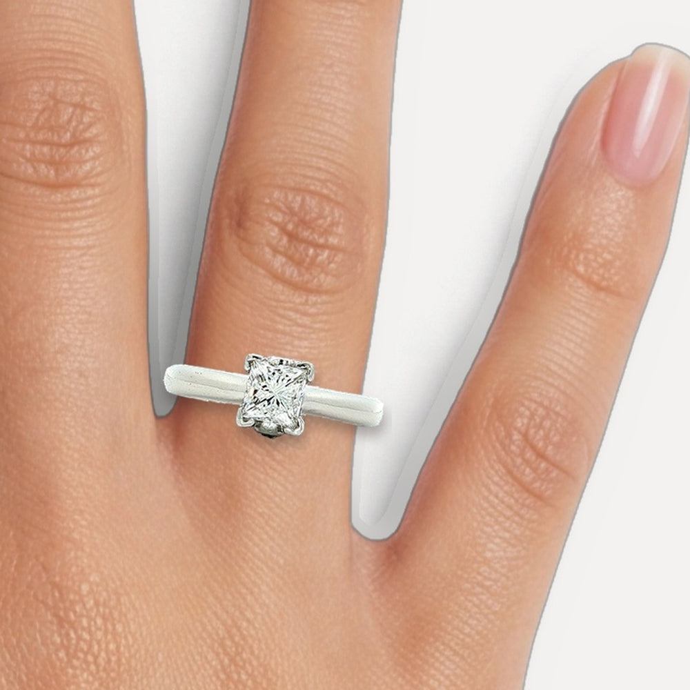 R810897 shown on a hand (medium skin tone)