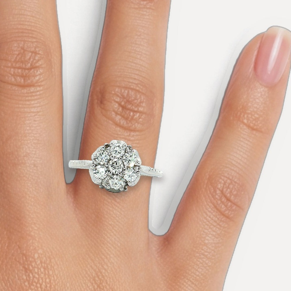 R810912 shown on a hand (medium skin tone)