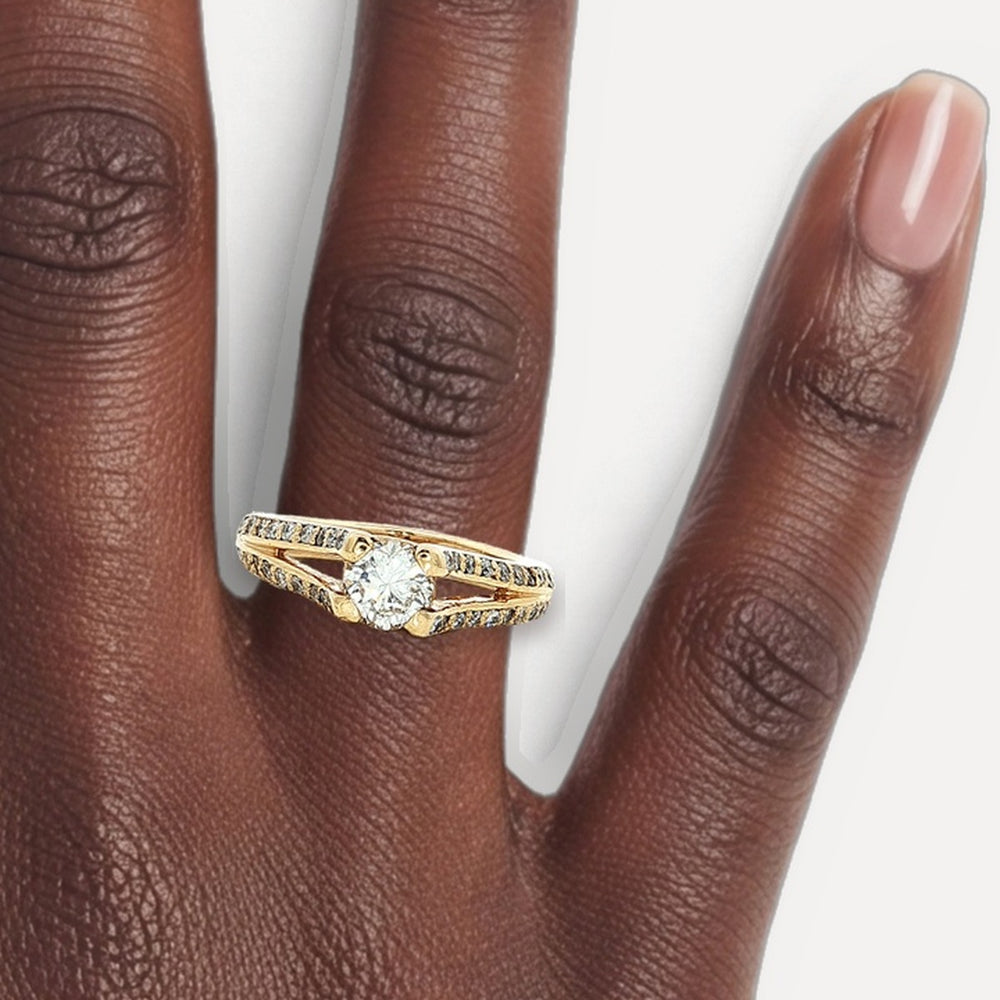 R820103 shown on a hand (deep skin tone)