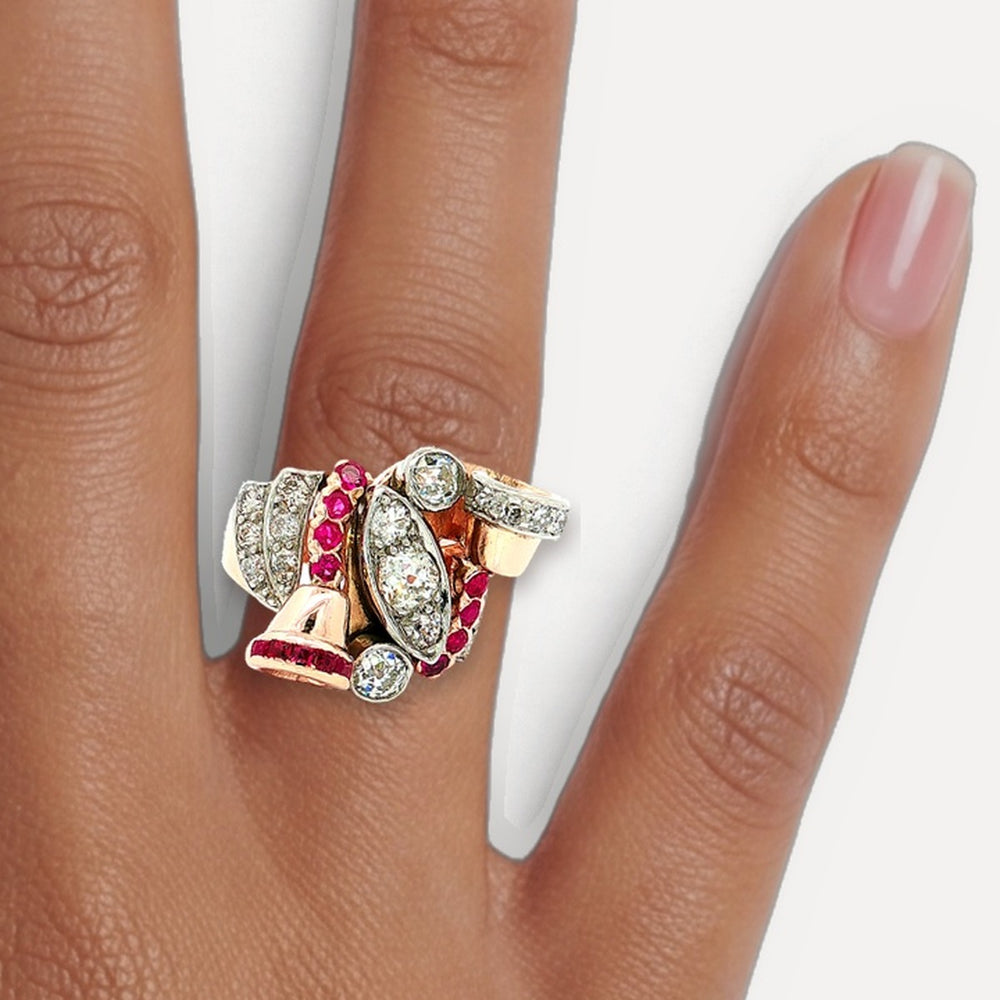 R821053 shown on a hand (medium deep skin tone)