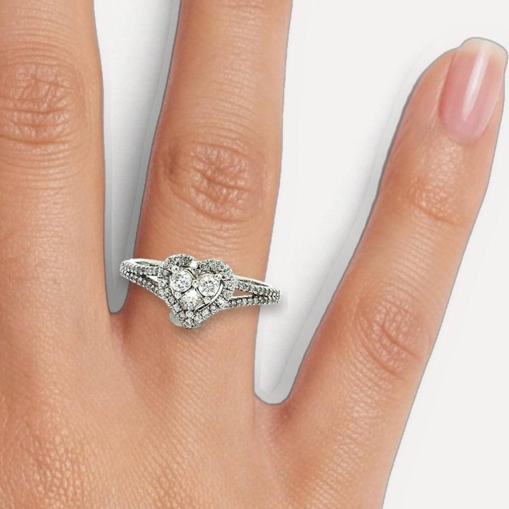 R821143 shown on a hand (medium skin tone)