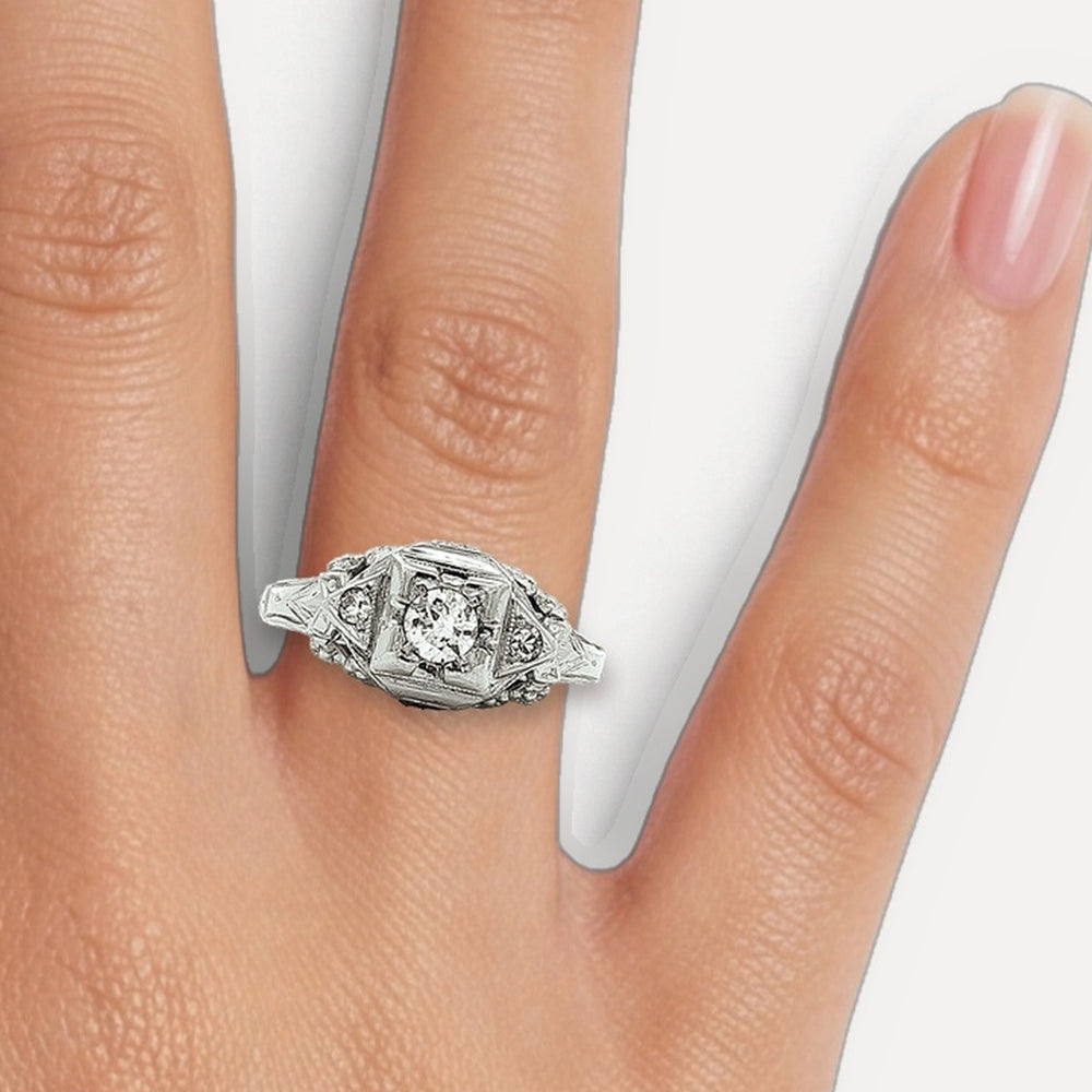 R821201 shown on a hand (medium skin tone)