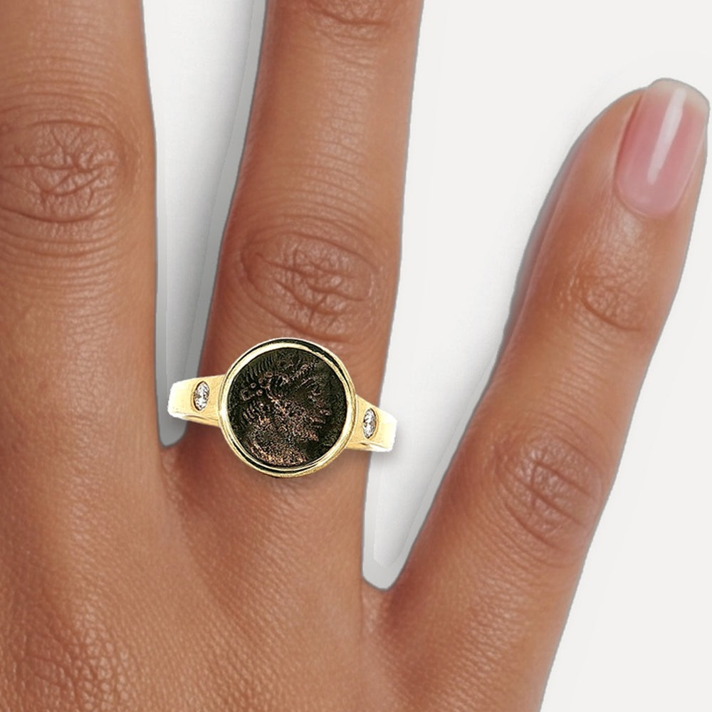 R821261 shown on a hand (medium deep skin tone)