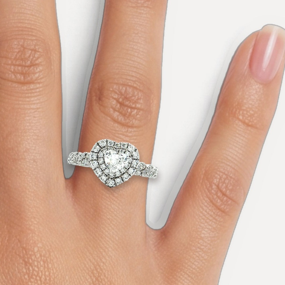 R821420 shown on a hand (medium skin tone)