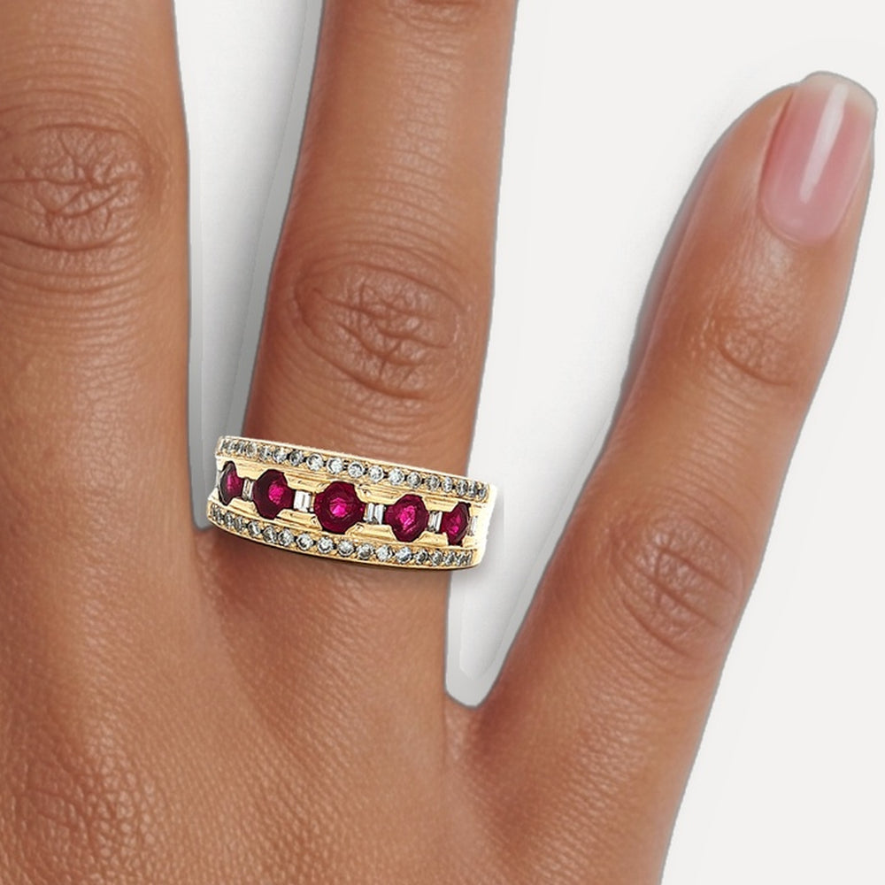 R821423 shown on a hand (medium deep skin tone)