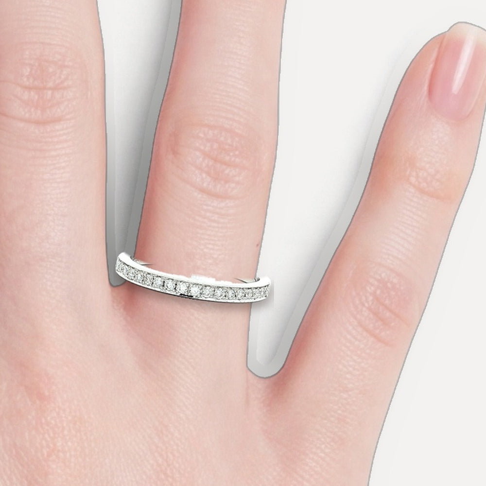 RMIB1087_u1 shown on a hand (light skin tone)