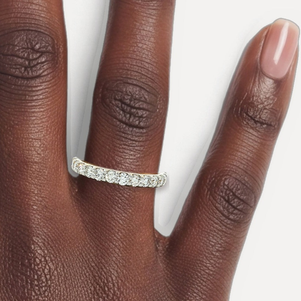 RPT1009 shown on a hand (deep skin tone)