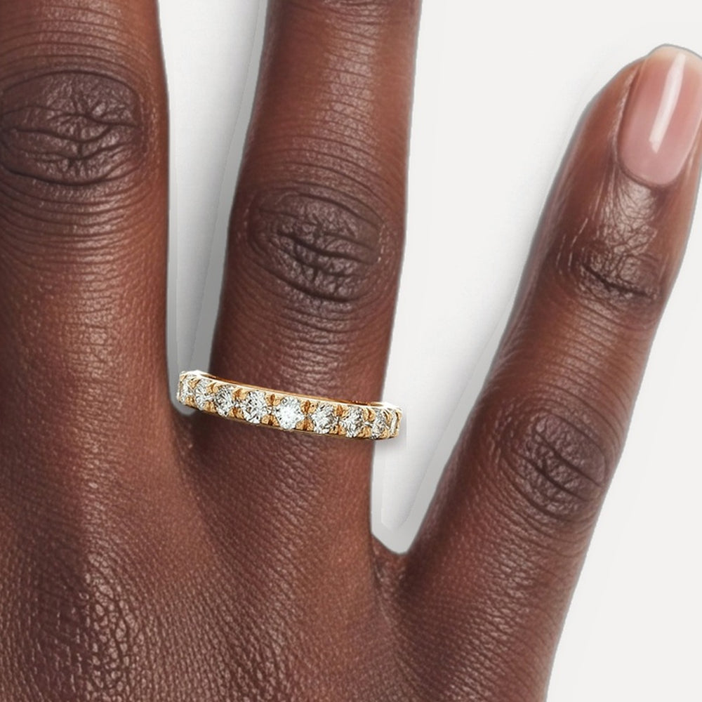 RPT1027 shown on a hand (deep skin tone)