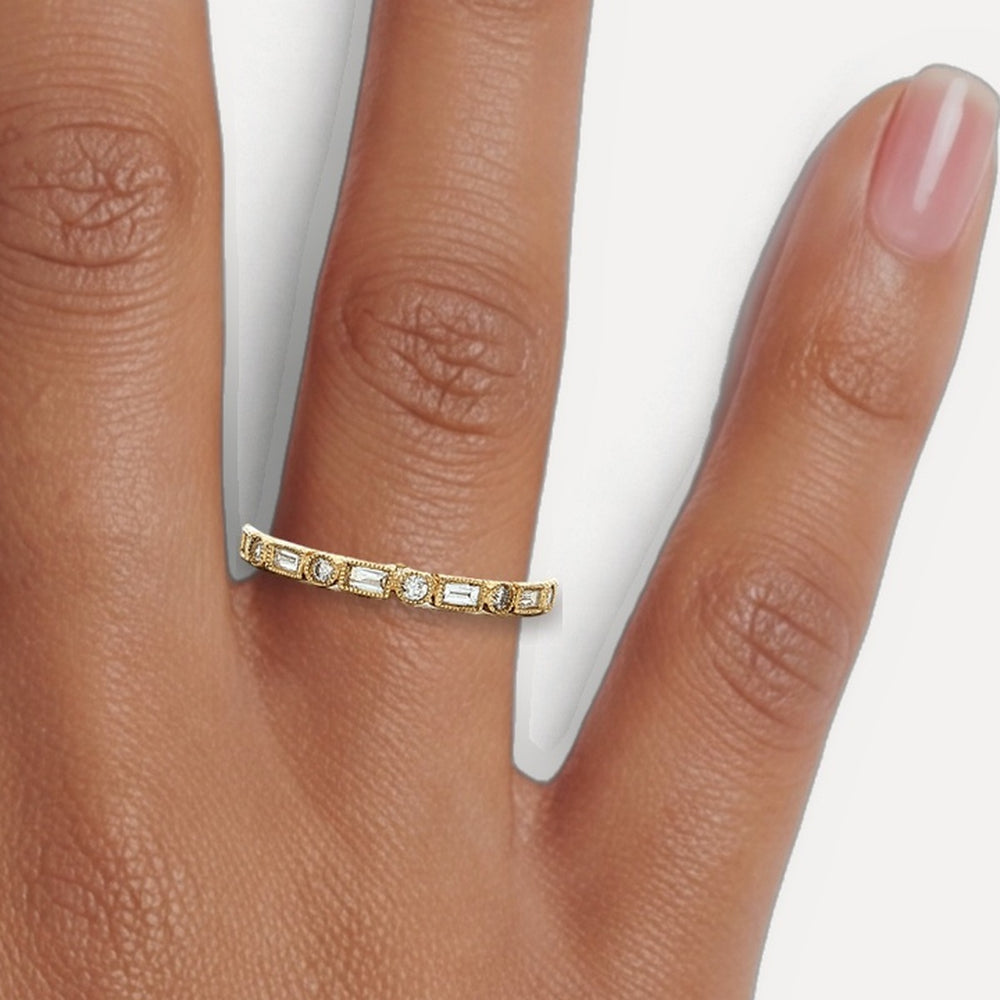 RPT1030 shown on a hand (medium deep skin tone)