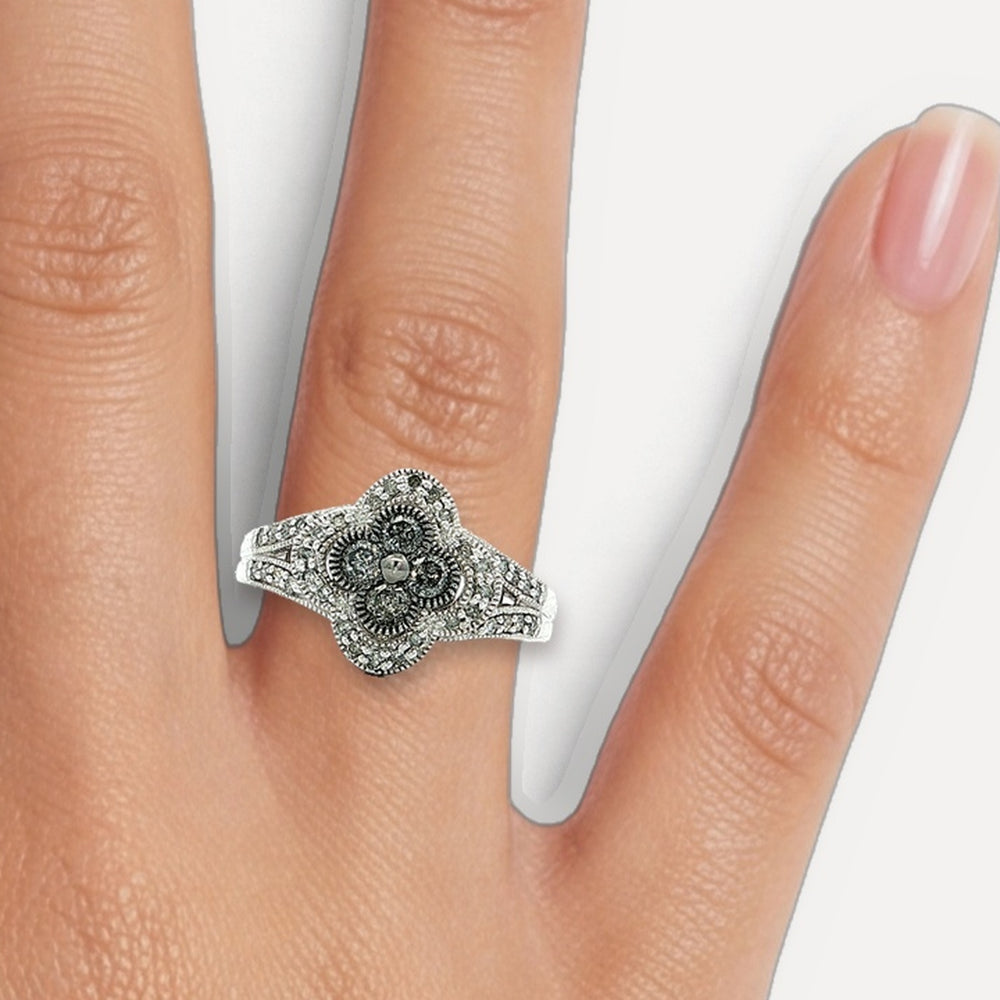 RSIL1007 shown on a hand (medium skin tone)