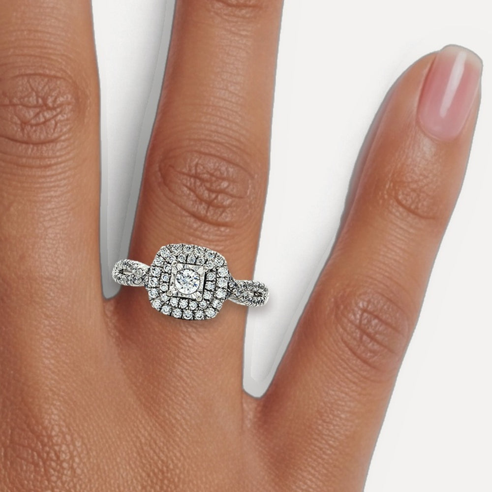 RSIL1161 shown on a hand (medium deep skin tone)