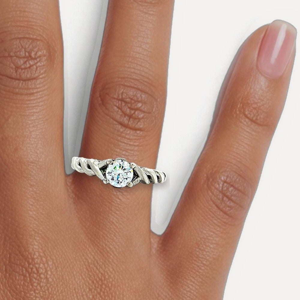 RSIL1182 shown on a hand (medium deep skin tone)