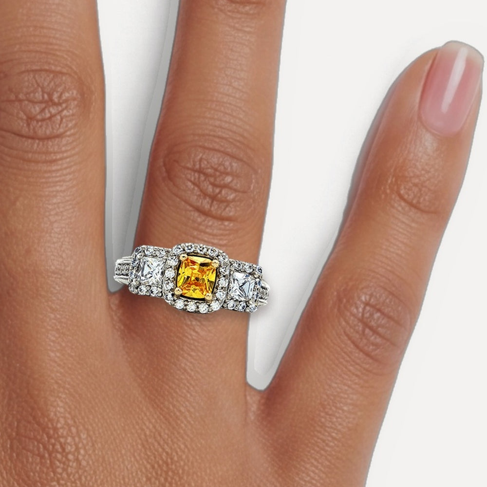 RSIL1284 shown on a hand (medium deep skin tone)